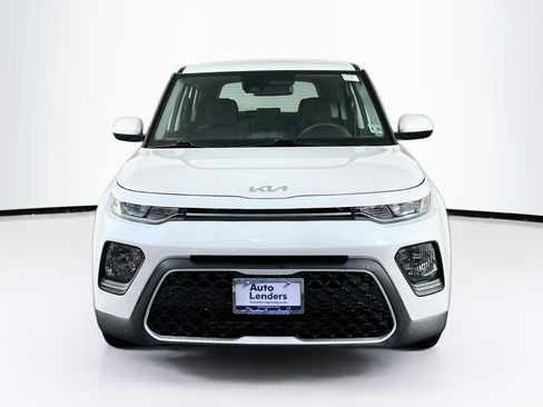 Used 2022 Kia Soul LX w/ Technology Package FWD image 2