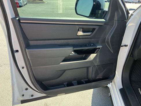 Used 2022 Toyota Tundra Limited AWD/4WD image 17