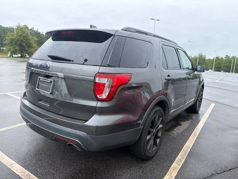 Used 2017 Ford Explorer XLT w/ Equipment Group 202A FWD image 9