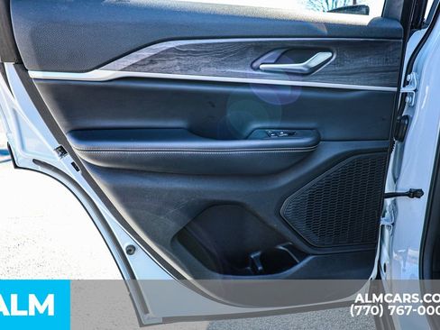 Used 2024 Jeep Grand Cherokee Limited image 53