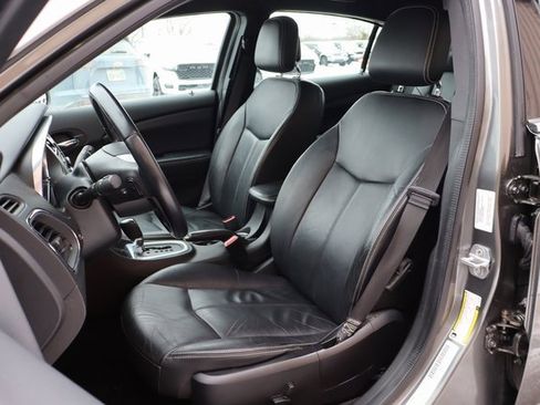 Used 2013 Chrysler 200 Limited image 9
