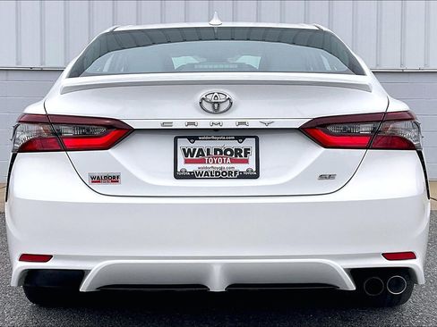 Used 2023 Toyota Camry SE image 5