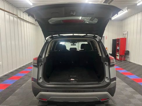 Used 2023 Nissan Rogue SV image 5