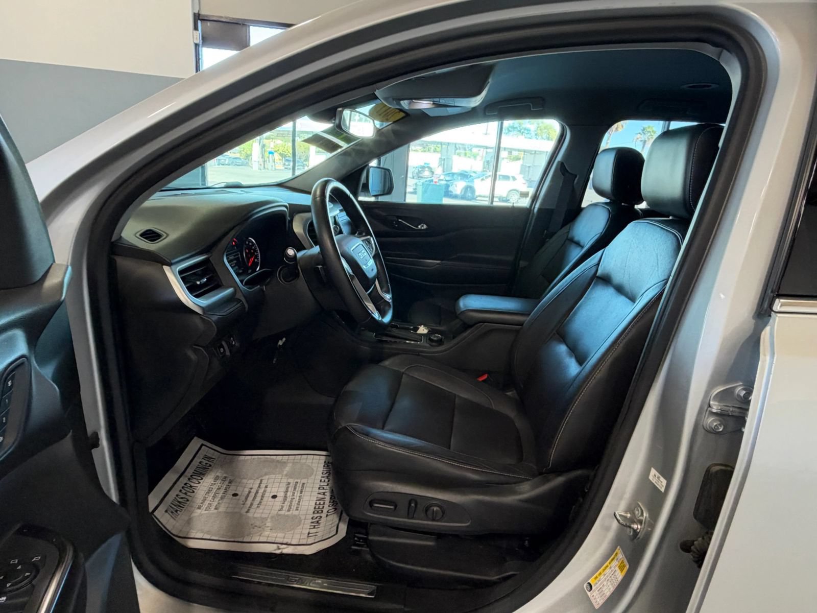 Used 2017 GMC Acadia SLT AWD/4WD image 9