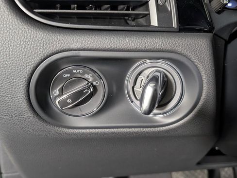 New 2026 Porsche Macan image 33