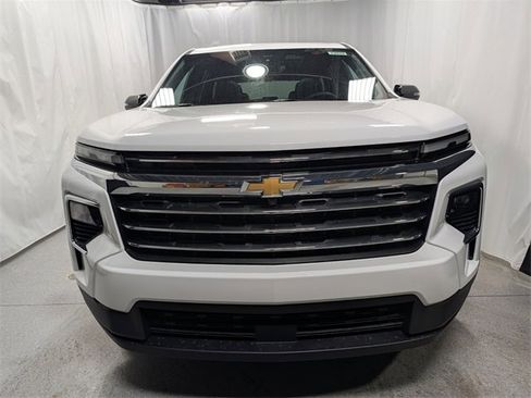 New 2026 Chevrolet Traverse LT image 8