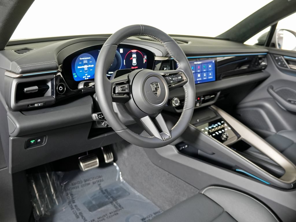 Used 2026 Porsche Macan Turbo Electric AWD/4WD image 4