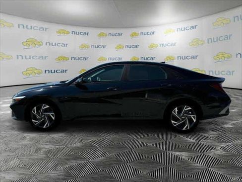 Certified 2025 Hyundai Elantra Sport image 4