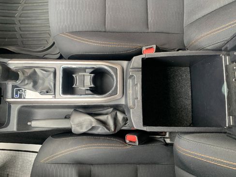 Used 2017 Toyota Tacoma SR5 w/ Tow Package RWD image 21