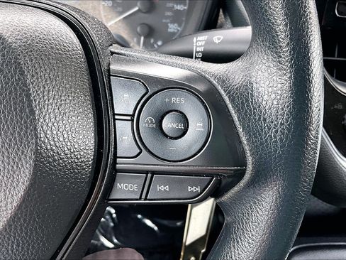 Used 2024 Toyota Corolla LE FWD image 18