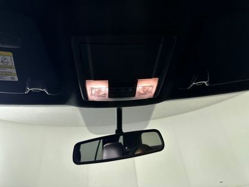 Used 2019 Ford Explorer XLT w/ Equipment Group 202A image 24