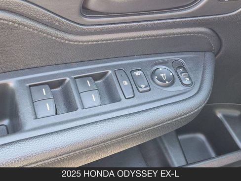 Used 2025 Honda Odyssey EX-L image 26