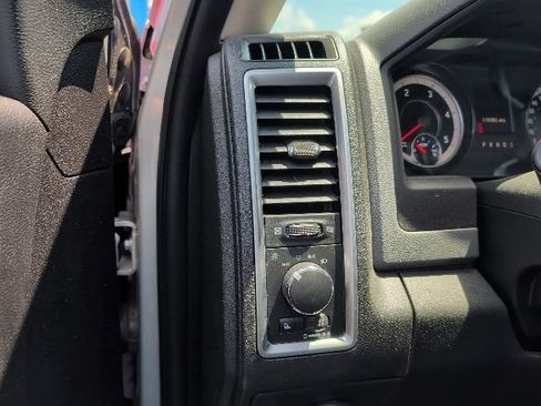 Used 2018 RAM 2500 SLT AWD/4WD image 12