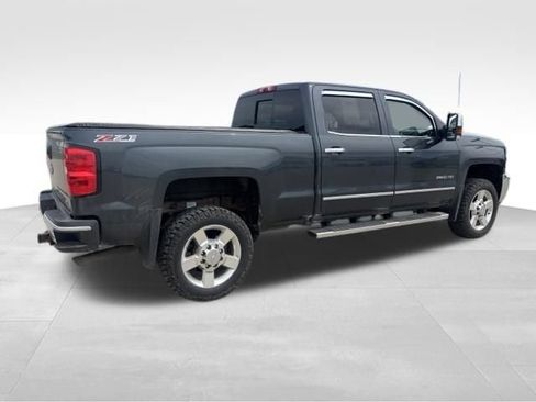 Used 2017 Chevrolet Silverado 2500 LTZ w/ Vortec Plus Package AWD/4WD image 5