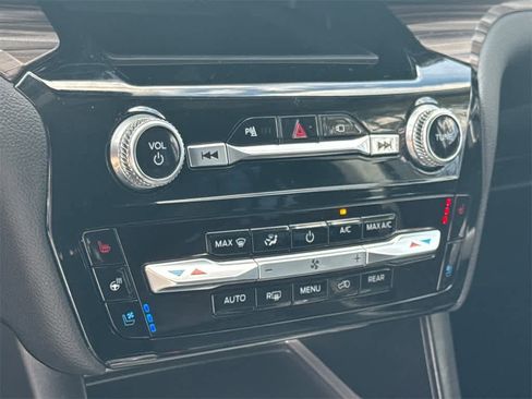 Used 2022 Ford Explorer Limited w/ Hybrid Equipment Group 310A image 31