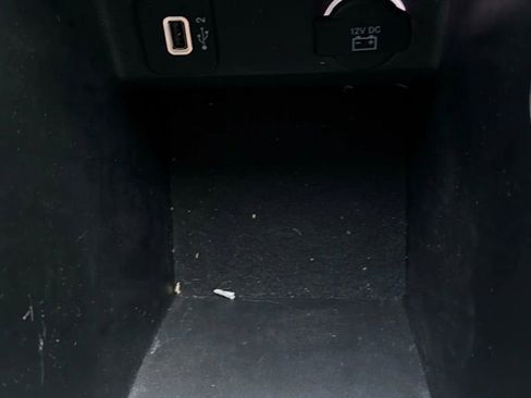 Used 2019 Jeep Cherokee Overland w/ Technology Group image 38