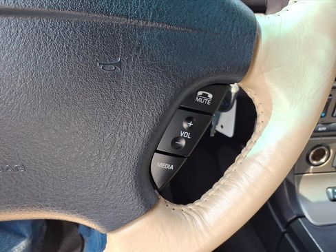 Used 2005 Ford Thunderbird Deluxe image 14