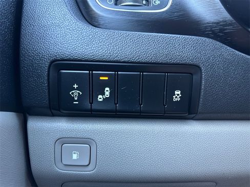 Used 2020 Kia Sedona EX image 24