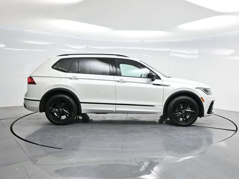 Used 2023 Volkswagen Tiguan SE R-Line FWD image 23