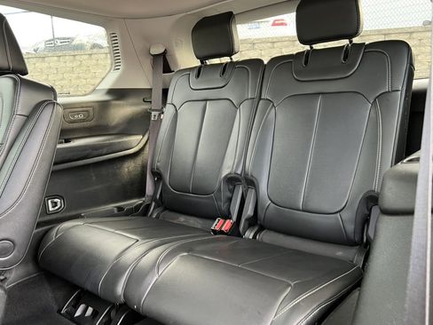 Used 2022 Jeep Grand Cherokee L Limited image 8