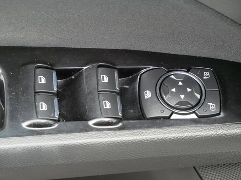 Used 2016 Ford Fusion SE image 19