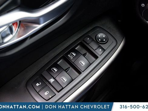 Used 2019 Jeep Cherokee Latitude w/ Popular Appearance Group FWD image 11