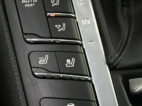 Used 2021 Porsche Macan Turbo w/ Premium Package Plus (PF0) image 24