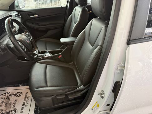 Used 2024 Buick Encore GX Sport Touring FWD image 29