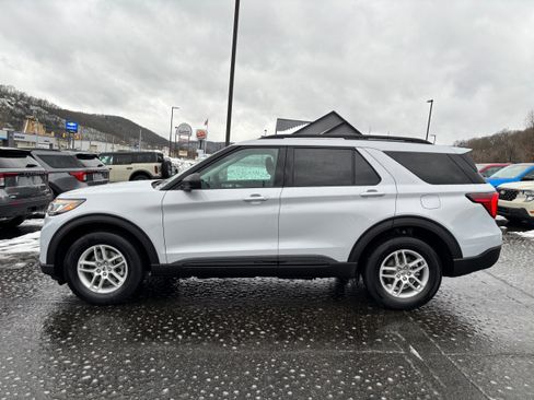 New 2026 Ford Explorer Active image 3