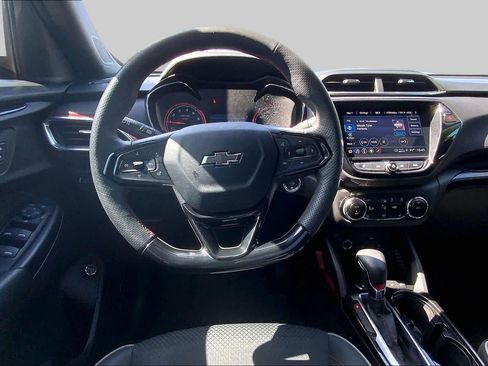 Used 2023 Chevrolet TrailBlazer RS w/ Sun and Liftgate Package FWD image 6
