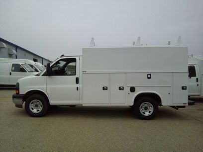 New 2025 GMC Savana 3500 w/ Power Convenience Package