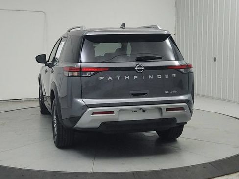 Used 2025 Nissan Pathfinder SL AWD/4WD image 7