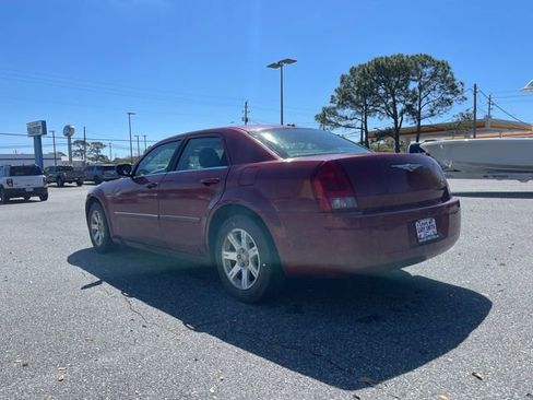 Used 2007 Chrysler 300 image 6