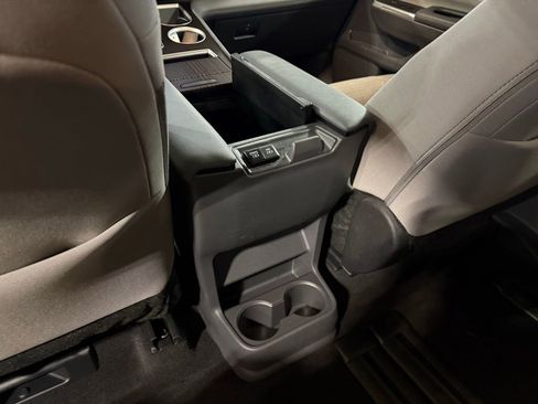 Used 2024 Toyota Sienna LE image 23