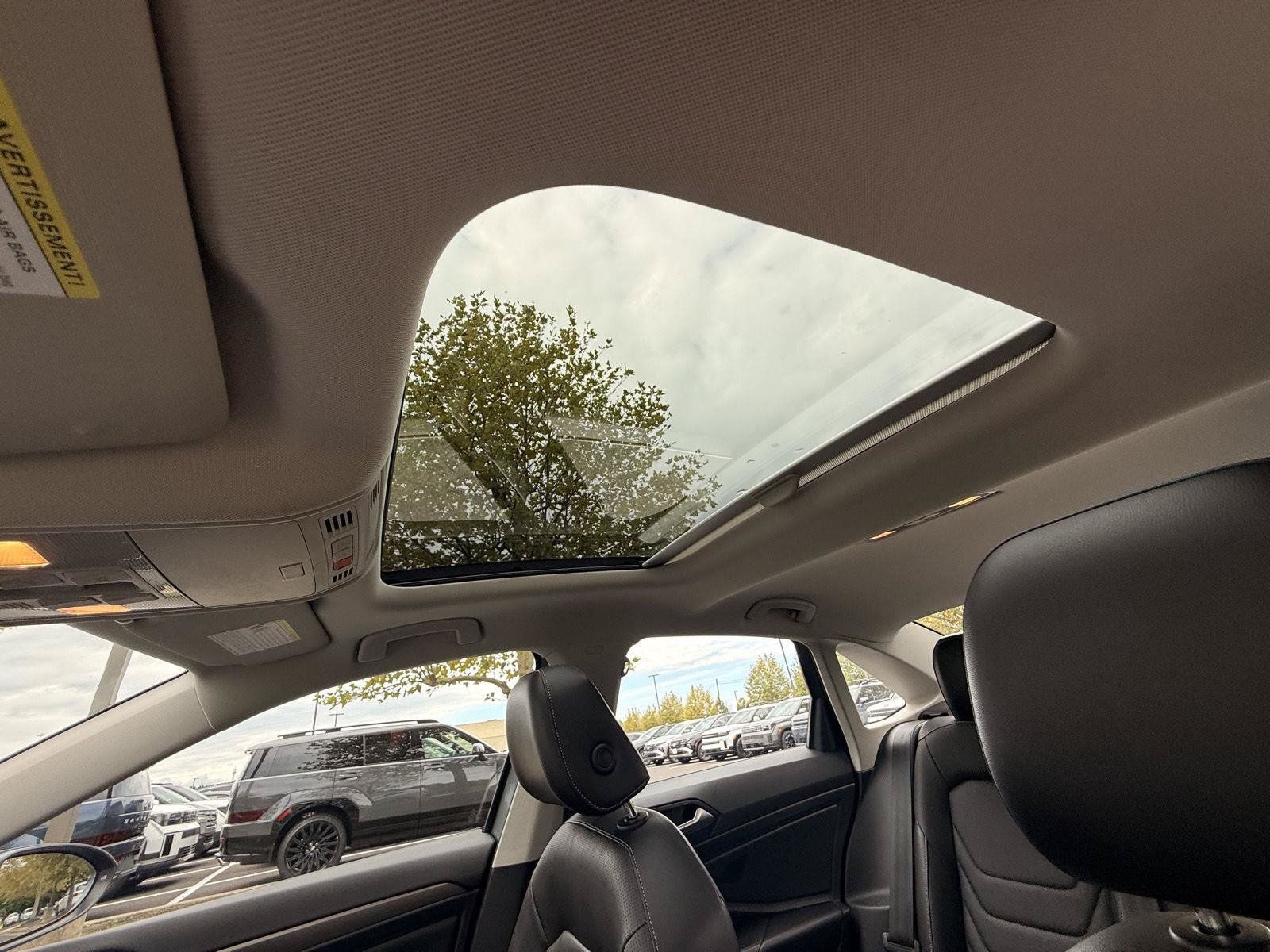 Used 2019 Volkswagen Jetta SEL Premium FWD image 17