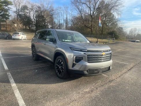 New 2026 Chevrolet Traverse LT image 1