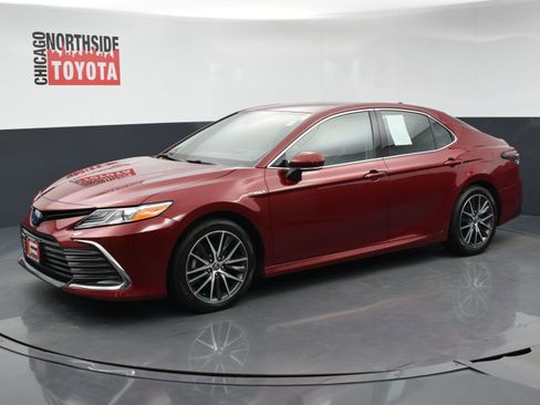 Used 2021 Toyota Camry XLE w/ Cold Weather Package image 8
