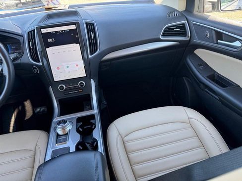 Used 2023 Ford Edge SEL w/ Convenience Package image 16