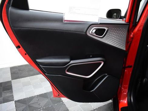 Used 2024 Kia Soul LX image 14