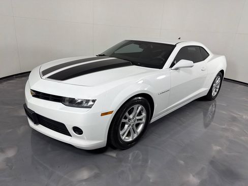 Used 2015 Chevrolet Camaro LS RWD image 9