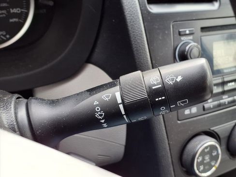 Used 2014 Subaru Forester 2.5i image 15