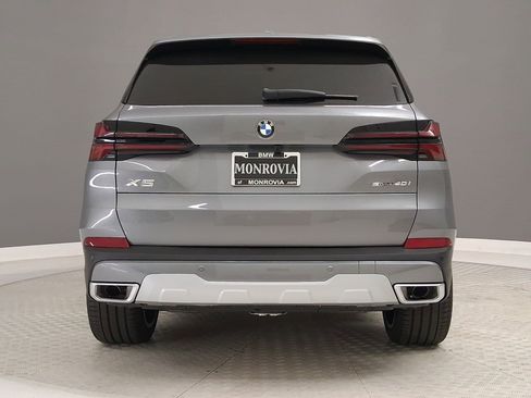 New 2026 BMW X5 sDrive40i w/ Premium Package image 8
