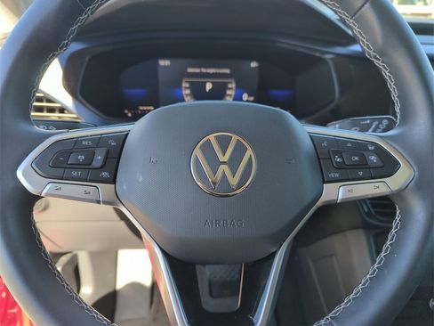 Used 2022 Volkswagen Taos SE w/ Panoramic Sunroof Package image 43