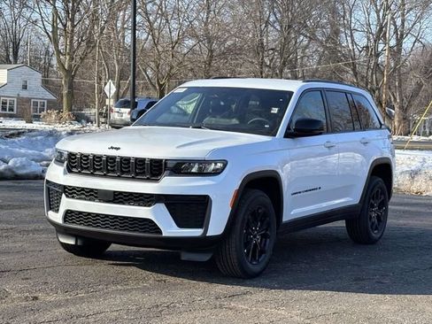 New 2026 Jeep Grand Cherokee Altitude AWD/4WD image 29