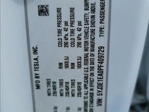 Used 2023 Tesla Model 3 Standard Range RWD image 18