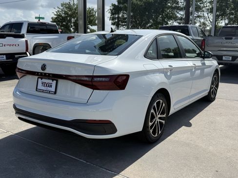 Used 2025 Volkswagen Jetta Sport FWD image 5