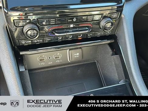 Used 2023 Jeep Grand Cherokee Altitude AWD/4WD image 17