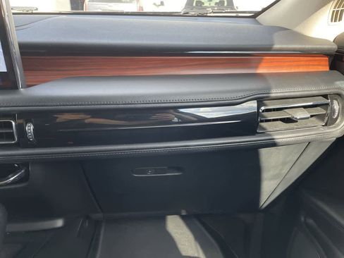 Used 2021 Lincoln Nautilus Reserve image 16