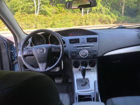 Used 2010 MAZDA MAZDA3 i Touring FWD image 27