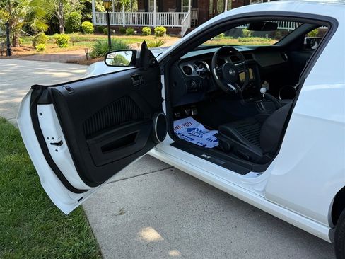 Used 2013 Ford Mustang Shelby GT500 image 34